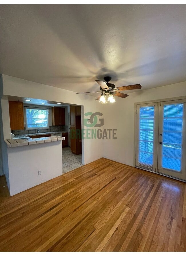 Building Photo - Reduced Rent -3 BEDROOM 1 BATH HOME IN MODESTO!!