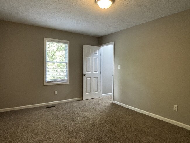 Building Photo - 8326 Christiana Ln
