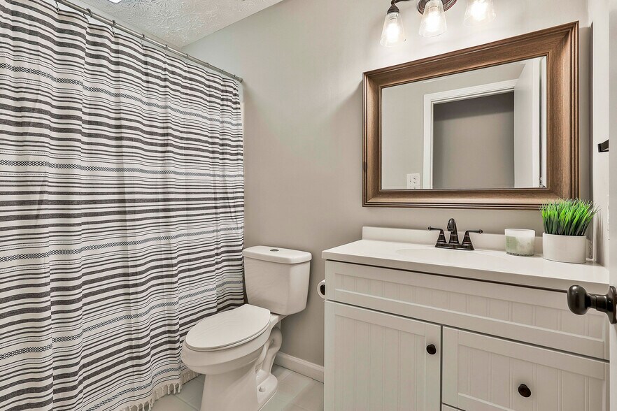 Building Photo - 37 Seven Pines Cir