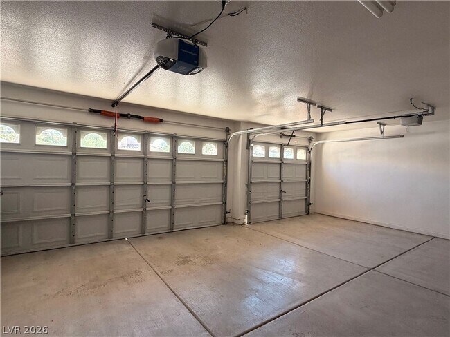 Building Photo - 212 Horizon Peak Dr