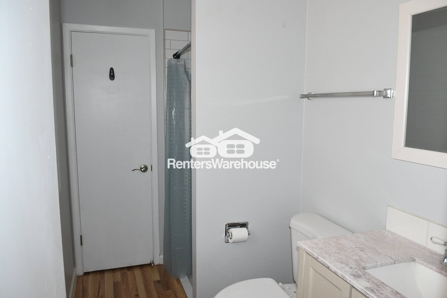 Building Photo - 8420 E Edgemont Ave