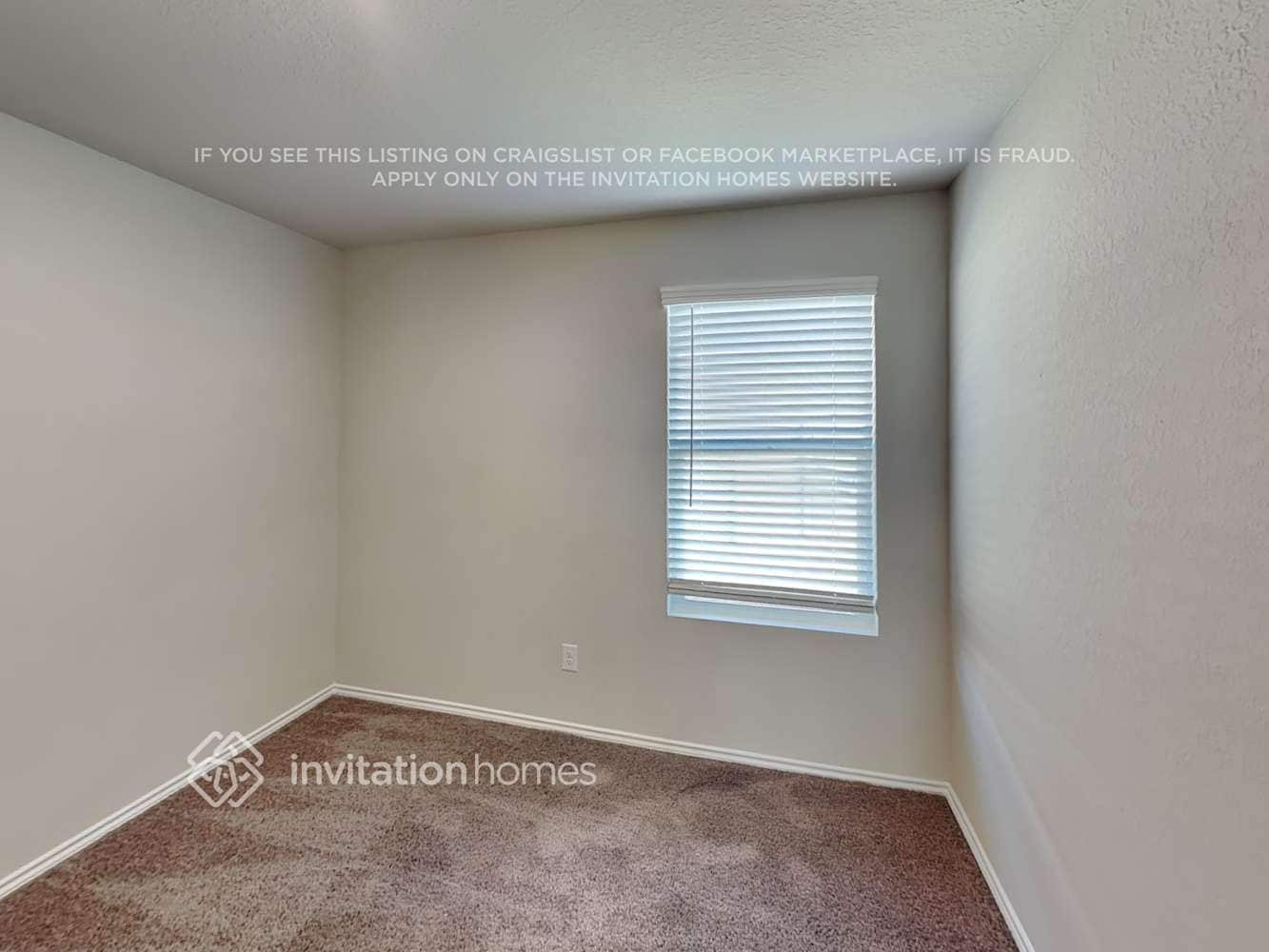 Building Photo - 7331 Avila Vis