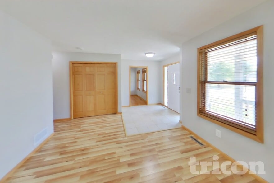 Building Photo - 1230 Varner Way