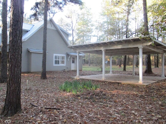 Building Photo - 3 Bedroom Country Cottage