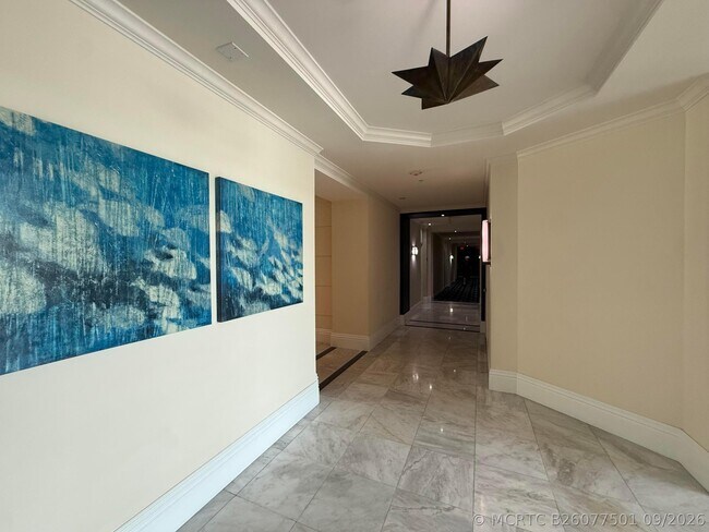 Building Photo - 700 E Boynton Beach Blvd