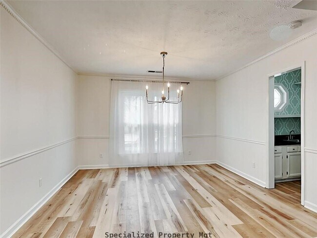 Building Photo - 4660 Hampton Square Dr