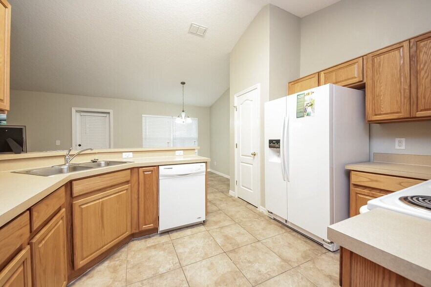 Building Photo - 1228 Mt McKinley Ct