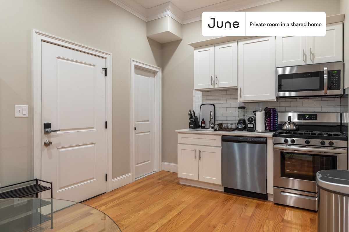 Building Photo - Room in Shared 2 bed/1 bath home in North End