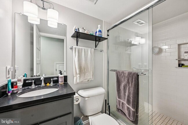 Building Photo - 503 S Bouldin St