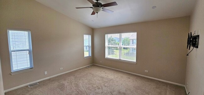 Building Photo - 481 Silver Charm Dr