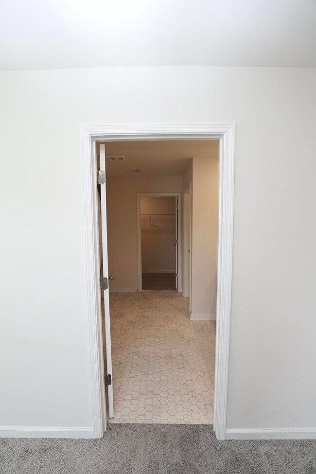 Building Photo - 352 Sandbach Rd