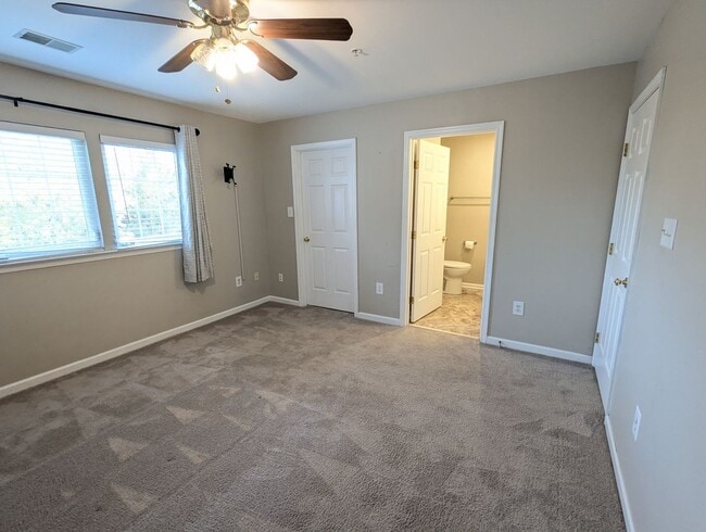 Building Photo - Beautifully maintained townhouse in Whittier Community available mid-May!