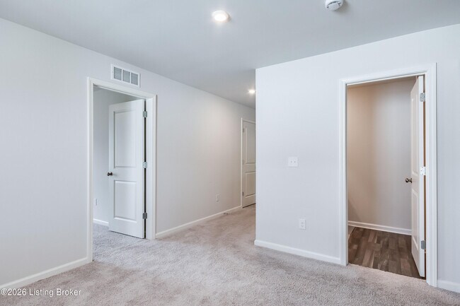 Building Photo - 109 Elegance Wy