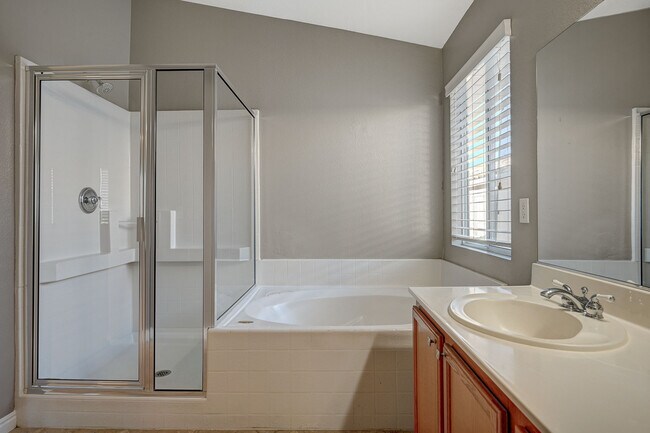 Building Photo - 1005 Prestige Meadows Pl