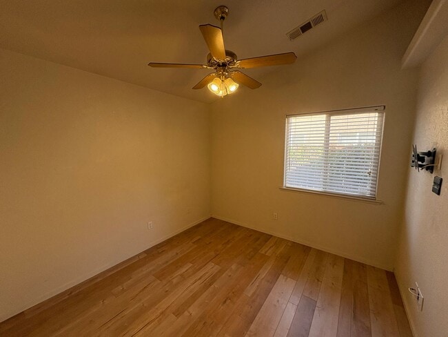 Building Photo - 3524 S Lincoln Ct
