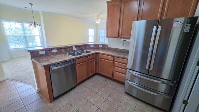 Building Photo - 5810 Longwood Dr