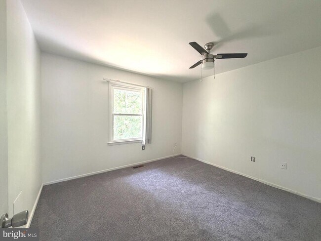 Building Photo - 2063 Red Spruce Ct