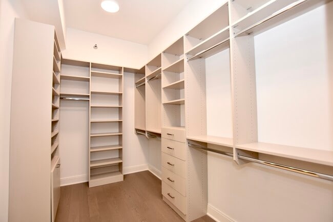 Building Photo - 60 E Randolph St