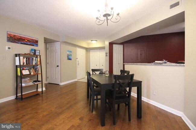 Building Photo - 1200 Braddock Pl