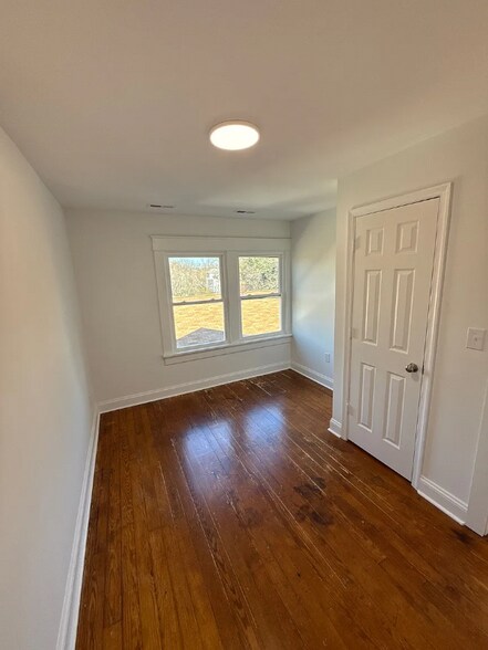 Building Photo - 3424 Daniel Ave