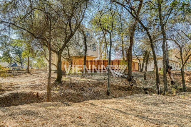 Building Photo - 7437 Antelope Rd