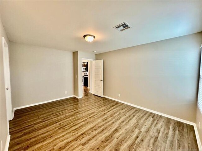 Building Photo - Newer build in Cherry Creek Phase III.