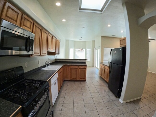 Building Photo - 2210 Dakota Dr