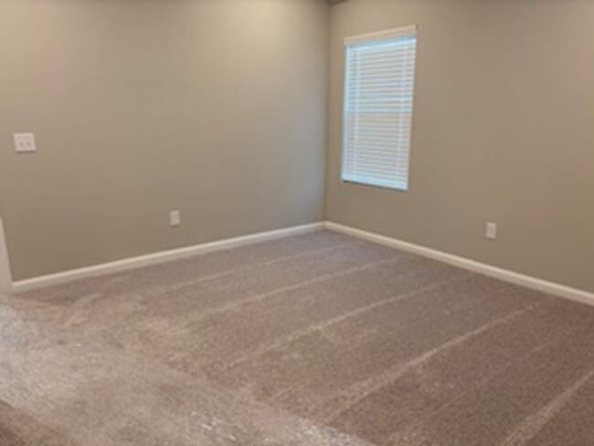 Building Photo - Charming Home! First Month Free!