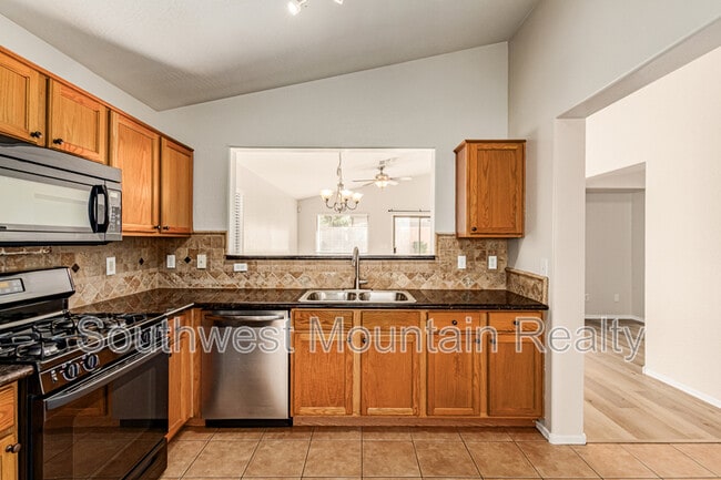 Building Photo - 30196 N Sunray Dr