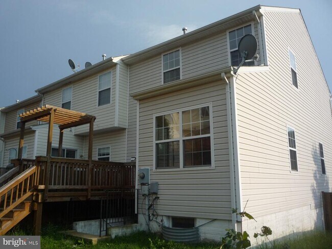 Building Photo - 552 Sparkleberry Terrace NE