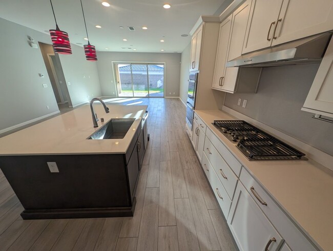 Building Photo - 11531 Great Bahama Way