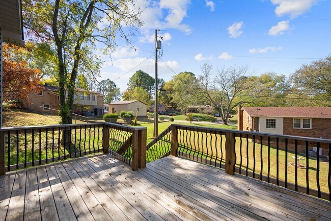 Building Photo - Move-In Special Available! Beautiful 4BR Home with Finished Basement