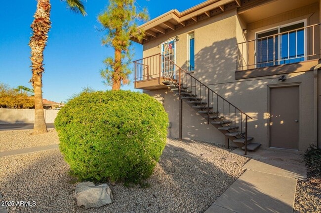 Building Photo - 17042 E Calle Del Oro