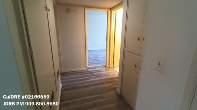 Building Photo - Price Lowered! Arcadia 2 Bedroom Townhouse