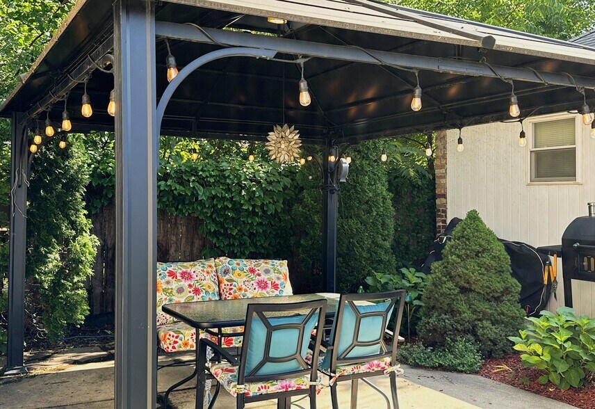 Gazebo back yard - 5940 N Bernard St