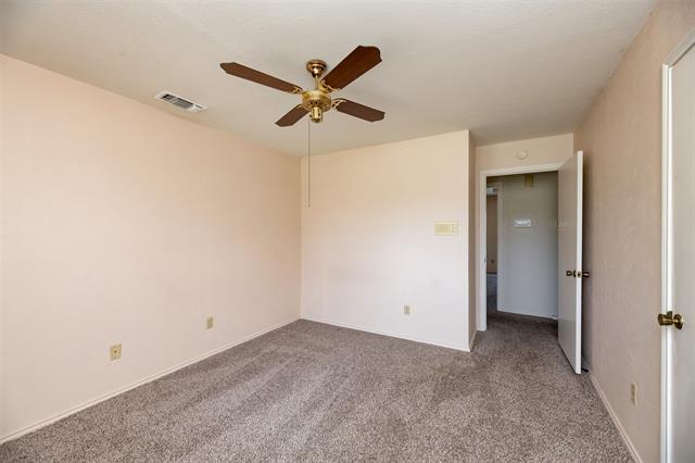Building Photo - 2121 Stone Creek Dr