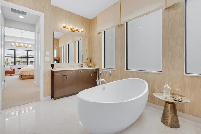 Building Photo - 17112 Aquavera Way