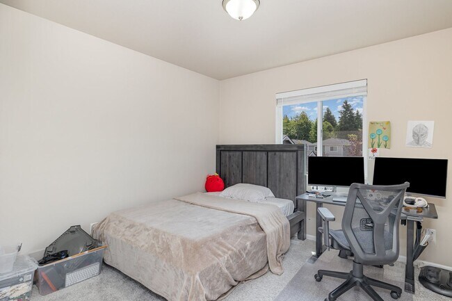 Building Photo - Charming 4-Bed | 2.5-Bath Home in Sultan $3,100 – Available August!