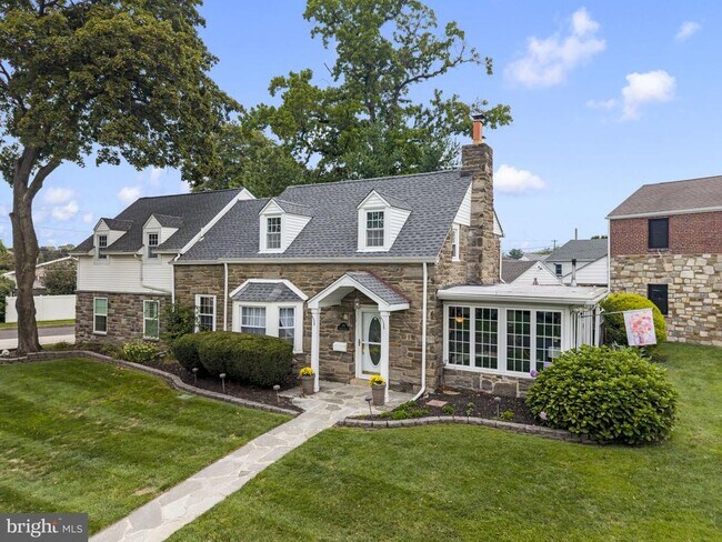 Building Photo - 79 Manor Cir