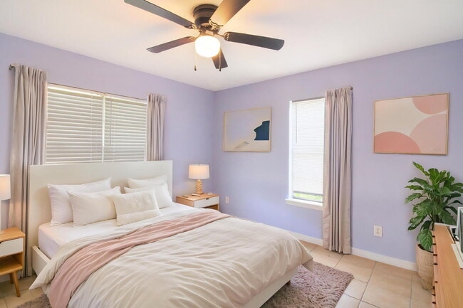 Building Photo - "Charming 3-Bedroom Retreat with 2 Baths in Mercedes - Spacious 1,519 Sq Ft!"