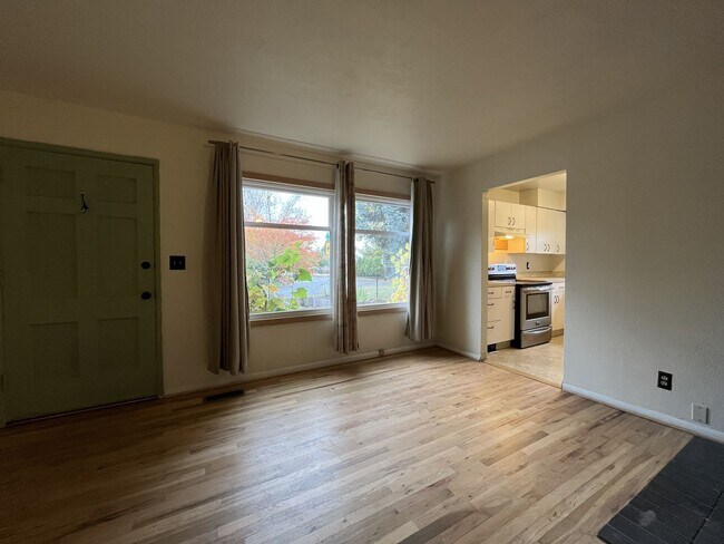 Building Photo - Cozy Portland Gem with Bright, Open Living...