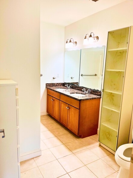 Master Bath - 391 Pleasant St