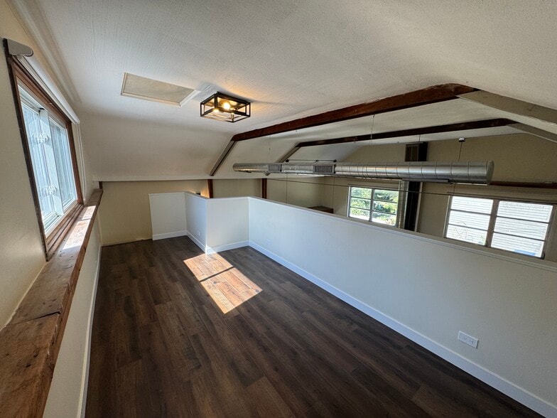 Building Photo - 1155 Wesley Ave