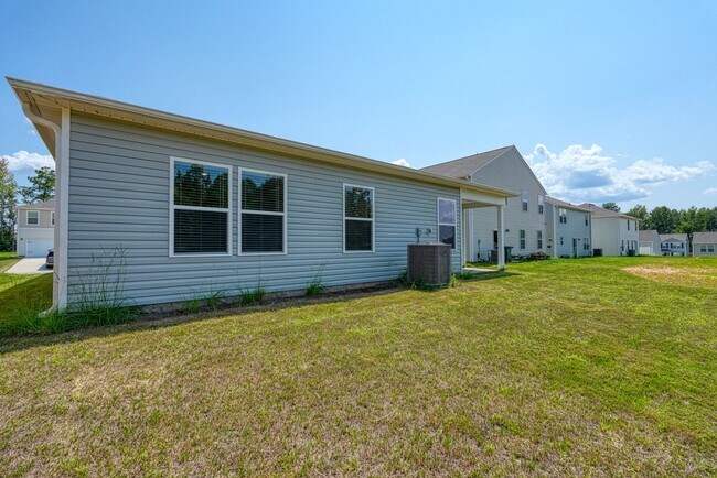 Building Photo - 220 Ingleby Rd