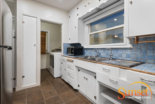 Building Photo - 4926 Del Monte Ave