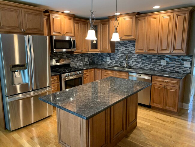 Building Photo - 30W181 Country Lakes Dr