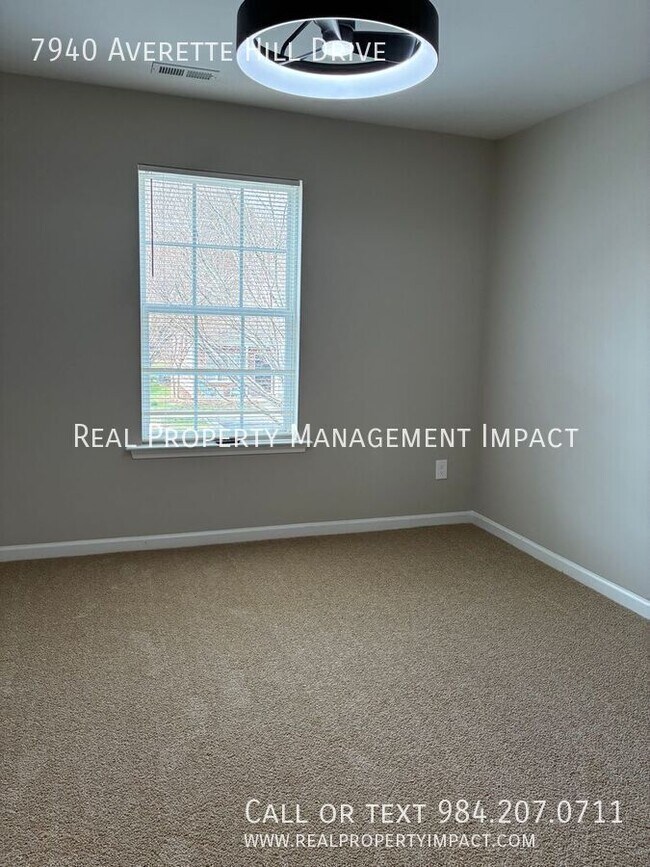 Building Photo - 7940 Averette Hill Dr