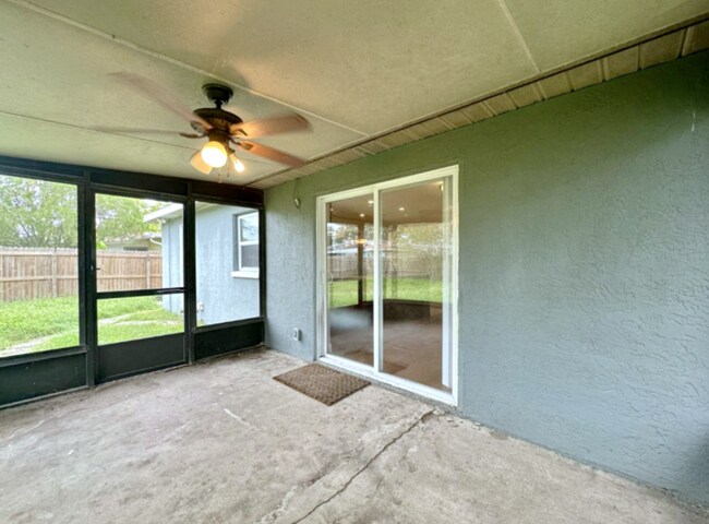 Building Photo - 6475 Cedarbrook Dr