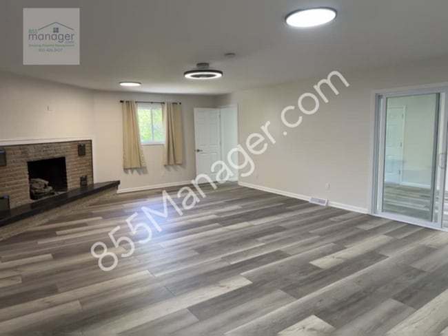 Building Photo - Fully Renovated 3-Bedroom Home with Sunroo...