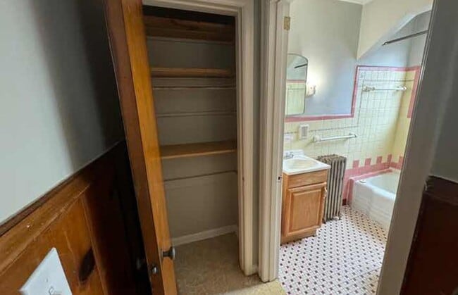 Building Photo - 3025 Clifton Ave